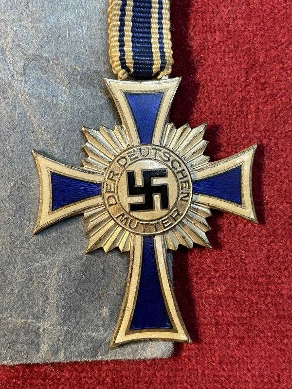 3rd Reich Mutterkreuz 2nd class — image 2