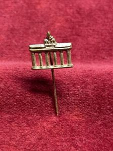 Cold War BRD Berlin Brandenburger Tor 'Macht das Tor auf!'