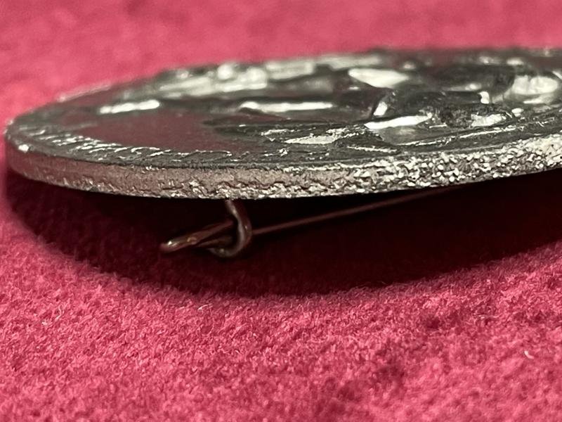 3rd Reich NSDAP Reichsparteitag 1938 badge — image 3