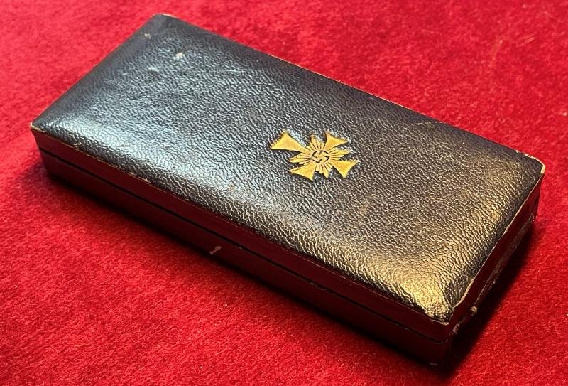 3rd Reich Mutterkreuz 1st class in gold — image 5