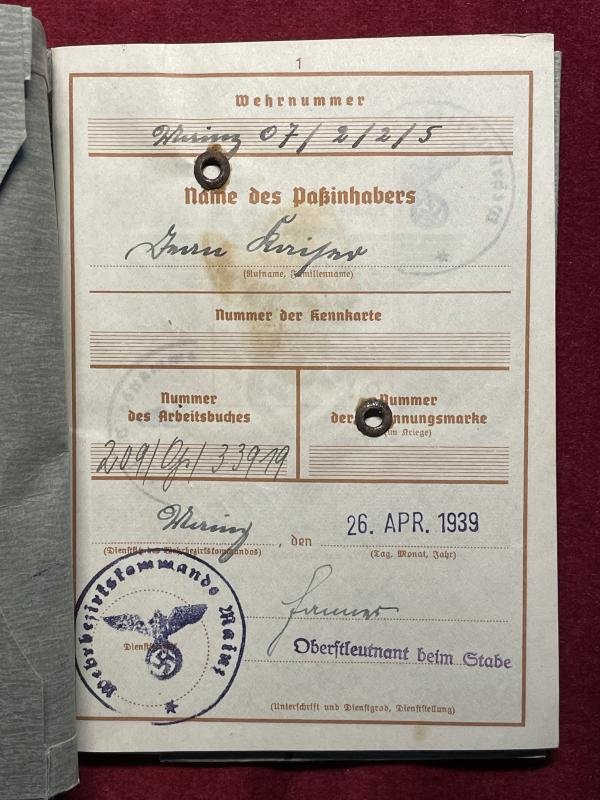 3rd Reich Wehrpass und Ausweis Ersatz Reserve I — image 2