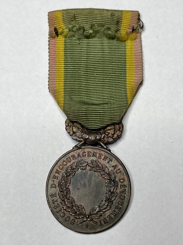 Medal of the Society for the Encouragement of Devotion to Service, Médaille de la Société d'Encouragement au Devouement — image 2