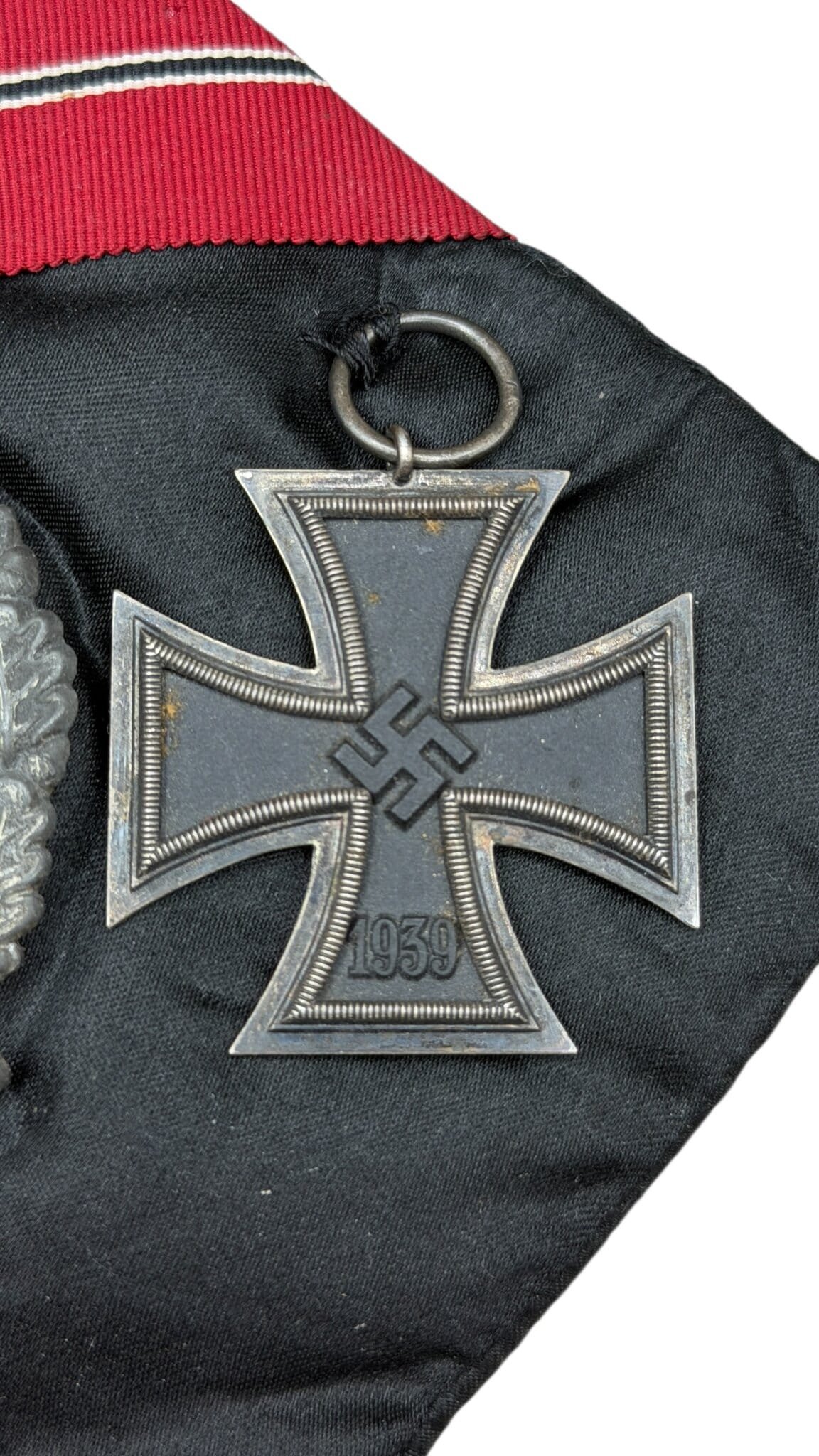 WW2 German Ehrenkissen Display with EK2 Iron Cross & Infantry Assault Badge — image 6