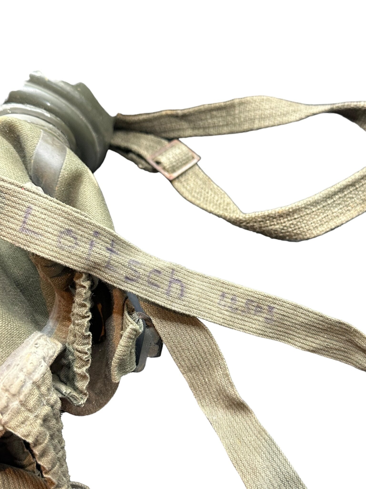 Green camouflaged gasmask — image 10