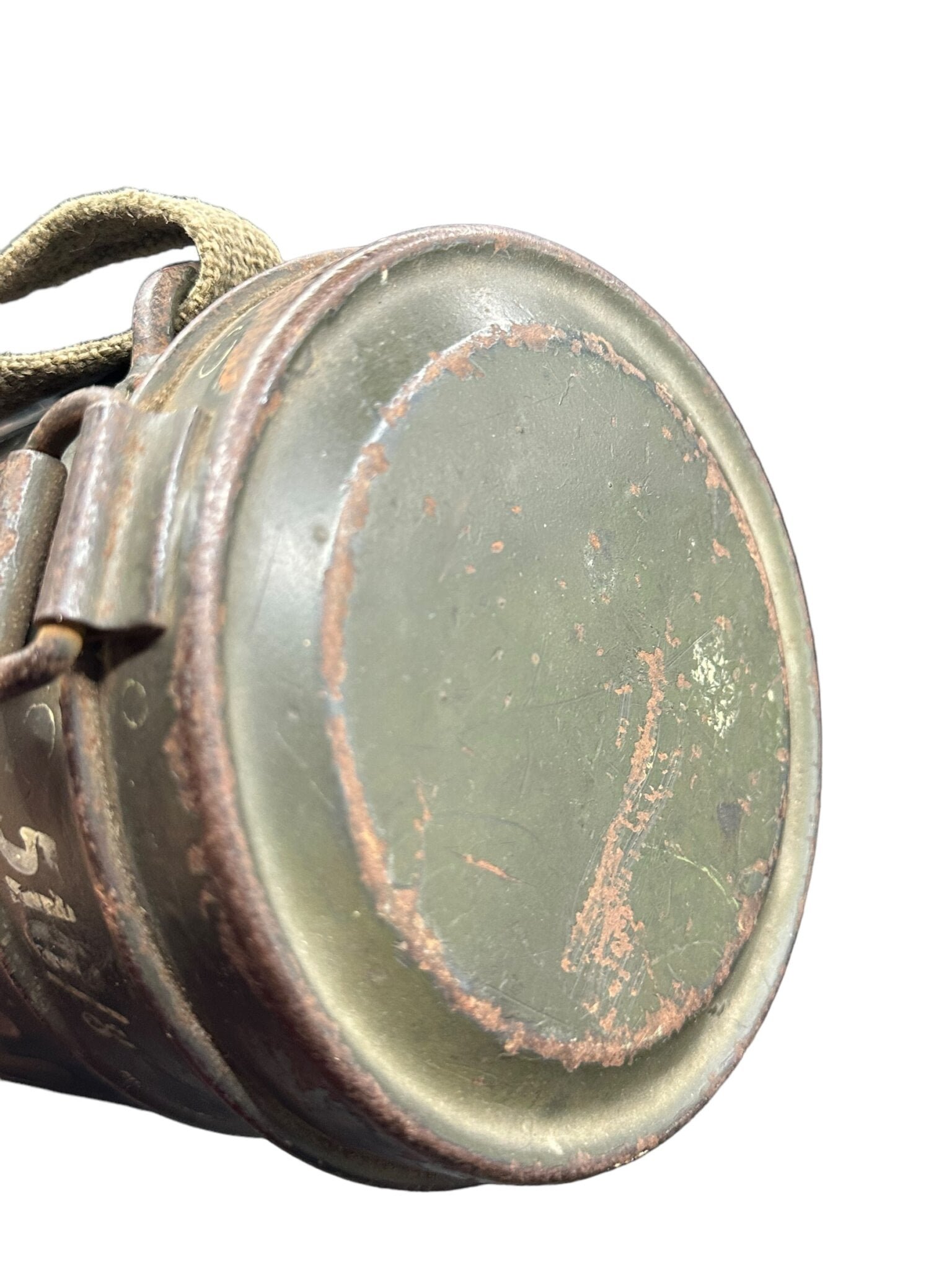 Green camouflaged gasmask — image 4