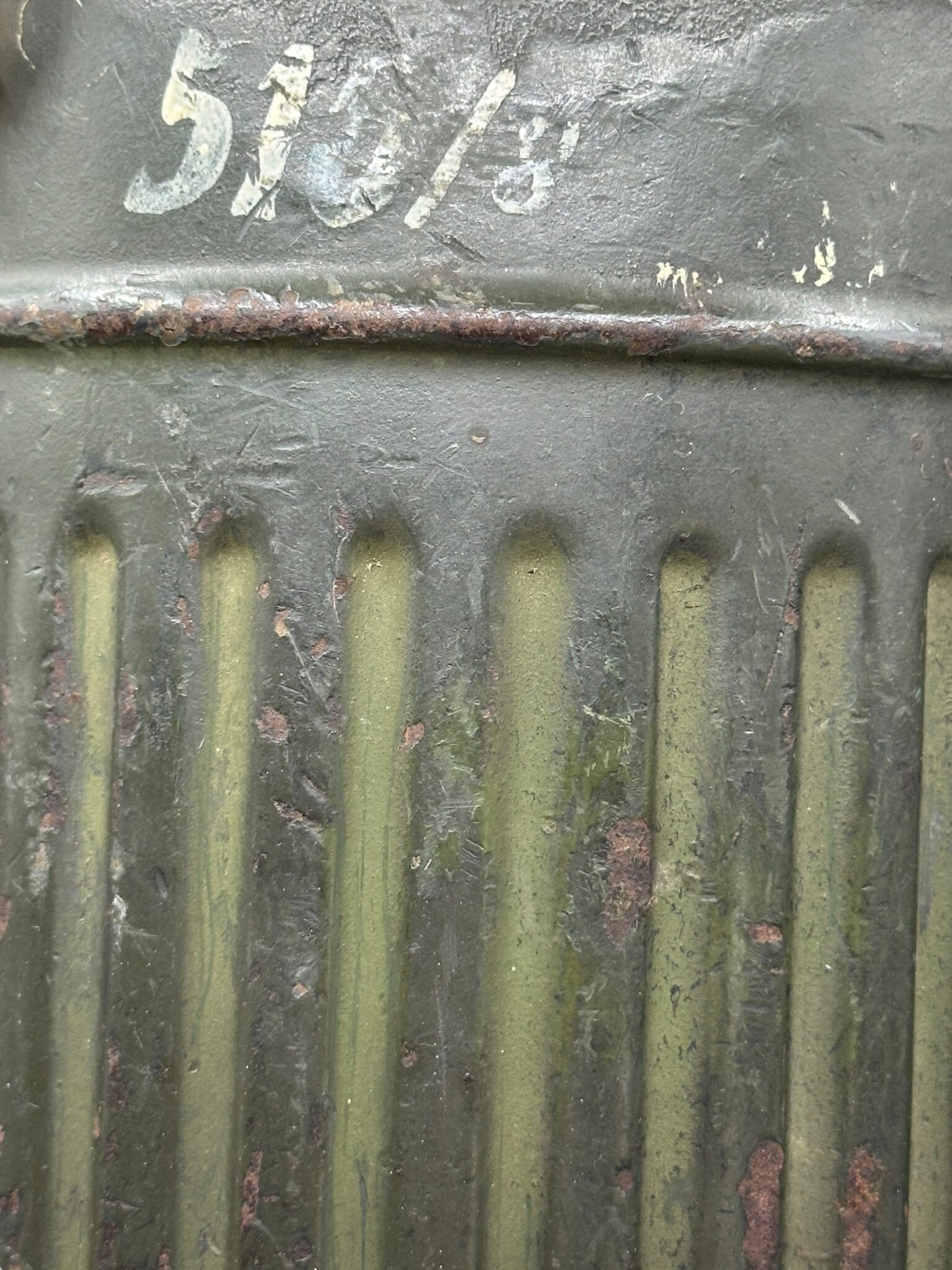 Green camouflaged gasmask — image 6