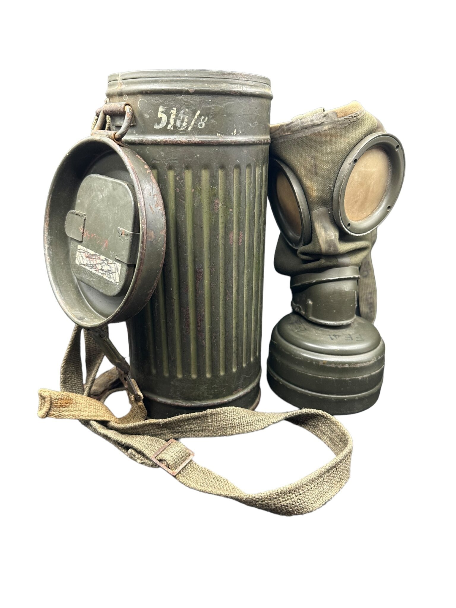 Green camouflaged gasmask — image 9