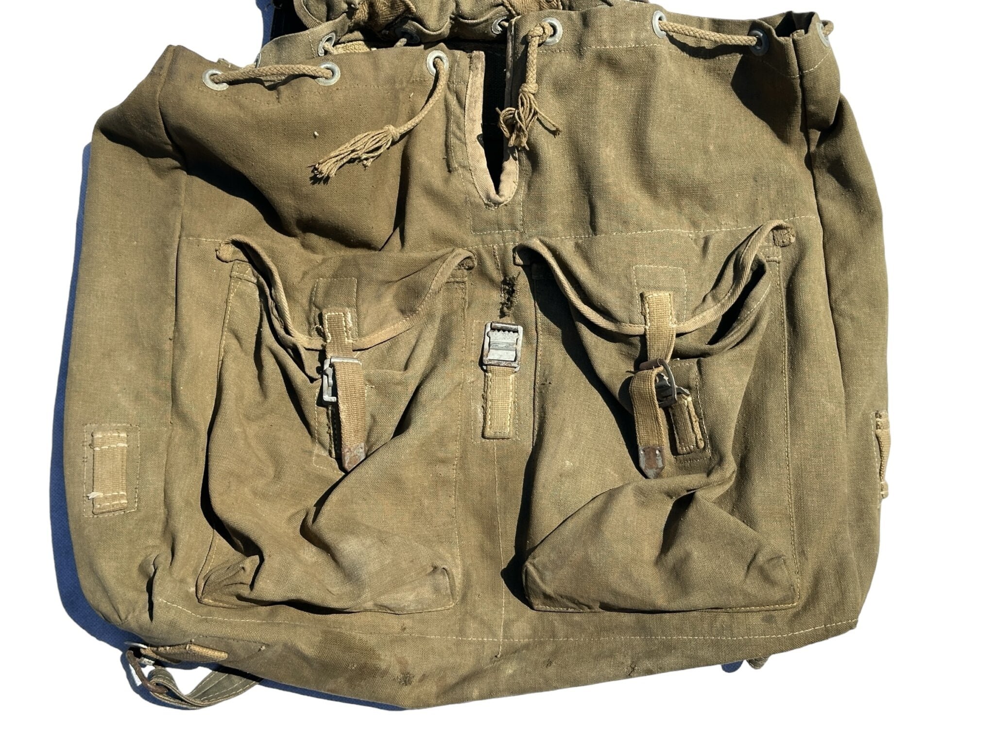 tropical backpack with straps! — image 3