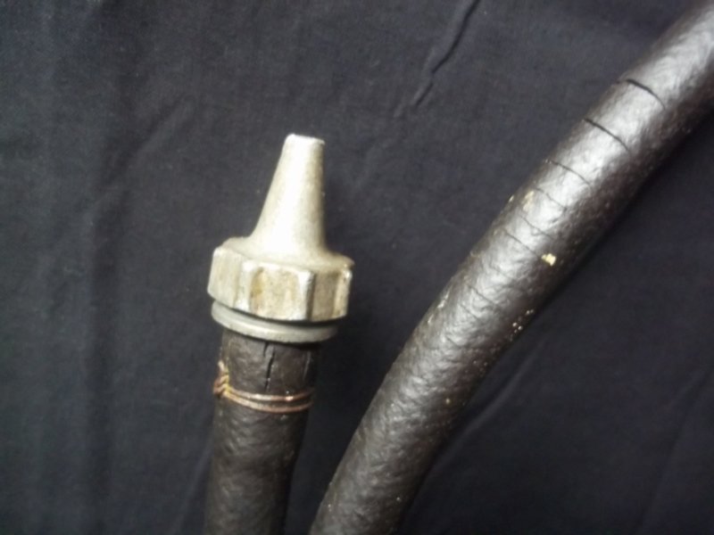 fire extinguisher from the german civil defense. Brandblusser met slang en opschrift, gemerkt Reichs Luftschutz. 1940. — image 5