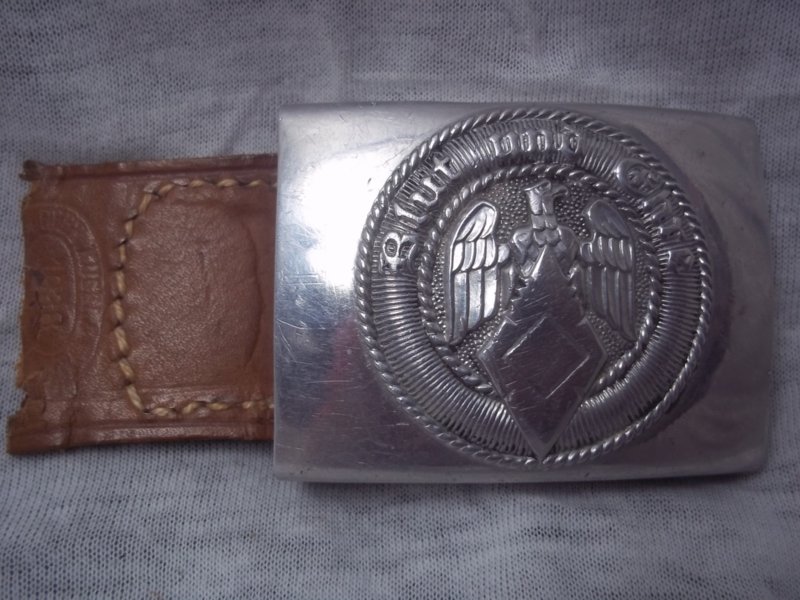 Duits koppelslot met leertje 1938 van de Hitler- Jugend, helaas gedenazificeerd. koppelslot is gemerkt en in TOP staat jammer van de voorkant, zelden zo een gaaf slot gezien. — image 2