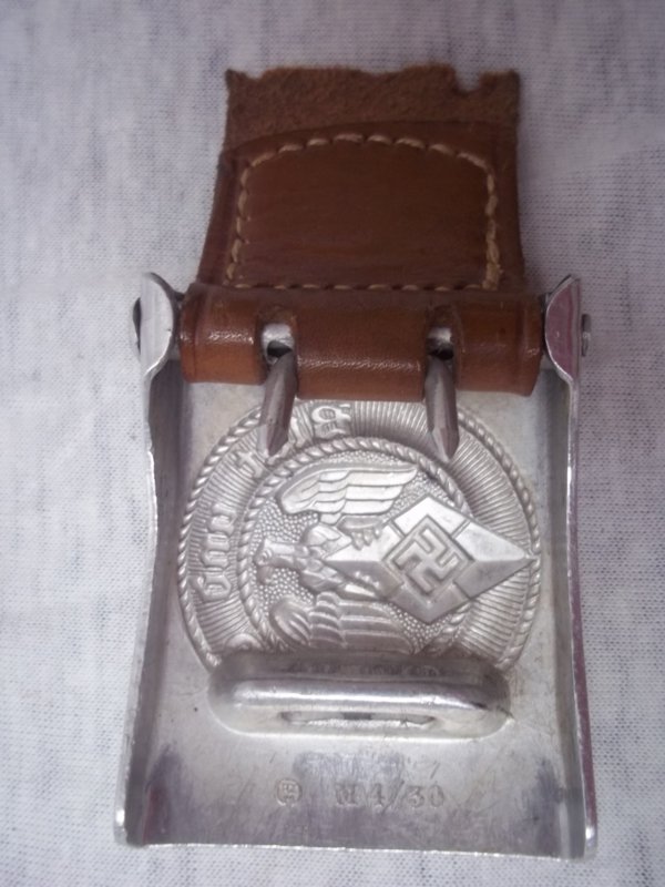 Duits koppelslot met leertje 1938 van de Hitler- Jugend, helaas gedenazificeerd. koppelslot is gemerkt en in TOP staat jammer van de voorkant, zelden zo een gaaf slot gezien. — image 3