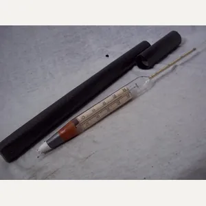 Water tester gebruikt door de Duitse Kriegsmarine, in verpakking, gemarkeerd.