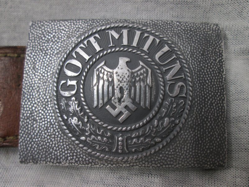 German lightweight Wehrmacht buckle, nicely marked. Duitse koppel gesp Wehrmacht aluminium met leertje markering F.L.L. Lüdenscheid. matching set. — image 6