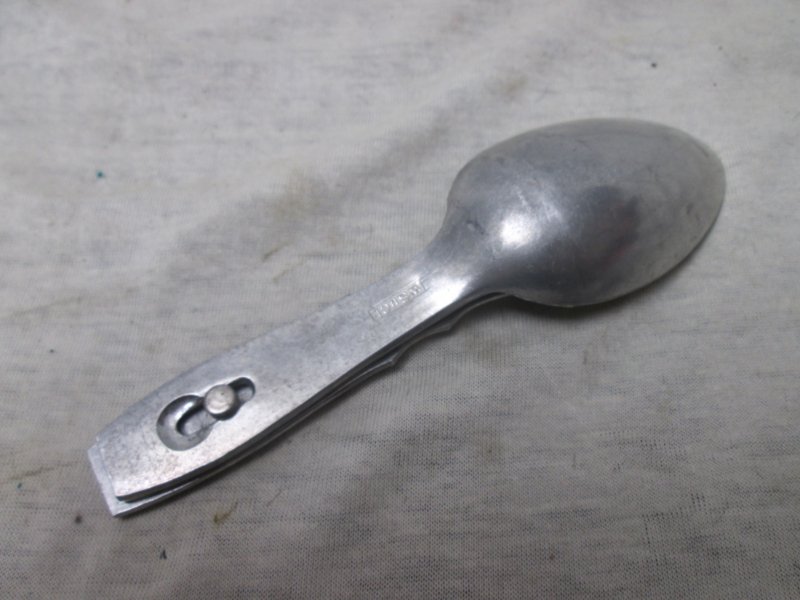 German Göffel, Duits inklapbaar eetbestek aluminium, gemarkeerd. — image 2