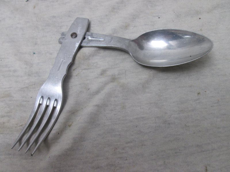 German Göffel, Duits inklapbaar eetbestek aluminium, gemarkeerd. — image 3