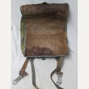 German backpack with fur, dated 1940 Berlin. Duitse bontrugzak, geheel …
