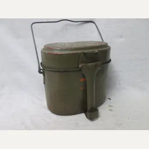 German messtin, with equal numbers original colour metal. Duits metalen …