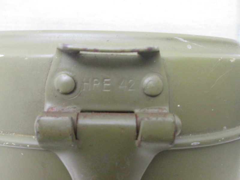 German messtin, equal numbers original colour. Duitse messtin kochgeschirr, gelijke makers nog mooi op kleur. HRE 42. — image 2