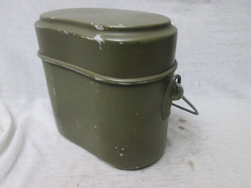 German messtin, equal numbers original colour. Duitse messtin kochgeschirr, gelijke makers nog mooi op kleur. HRE 42. — image 4