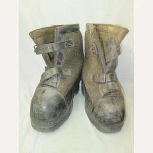 German felt and leather over boots, Duitse Wachstiefel. van vilt …