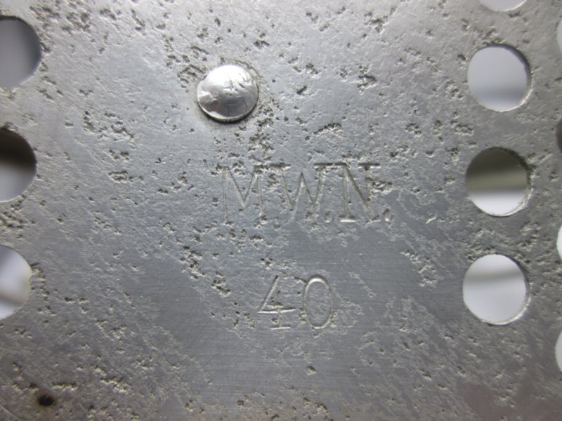 German air force lamp nicely marked without the glasses. Duitse aluminium lamp met Luftwaffe adelaar en datum, helaas zonder glas. verder zeer nette staat. — image 5