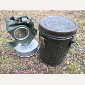 German civil defence gasmask in a nice marked tin. Duits …