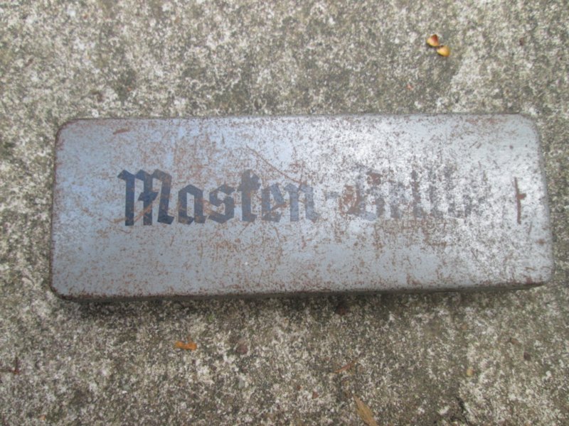 German glasses for the gasmask in metal box. Duitse bril voor het gasmasker, MASKEN- BRILLE. leuk origineel item. — image 2