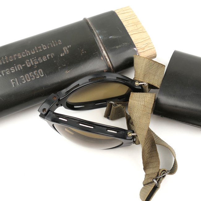 Luftwaffe Splinter Proof Goggles in Case — image 6