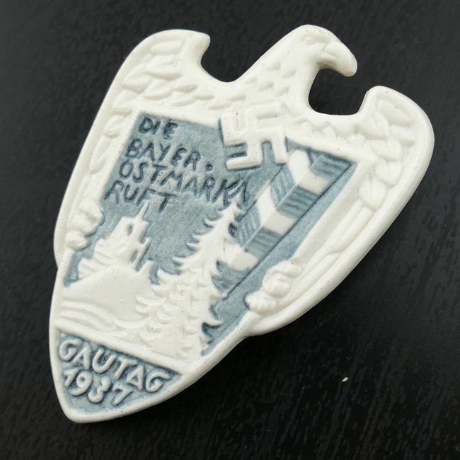 'Die Bayer. Ostmark Ruft Gautag 1937' Porcelain Tinnie  — image 2