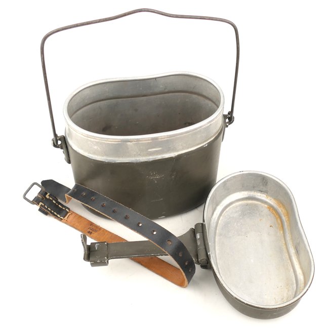 Wehrmacht Mess Kit M31 & Strap — image 4