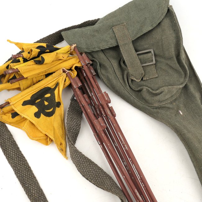 Wehrmacht Gas Warning Flag Set with Pouch — image 2