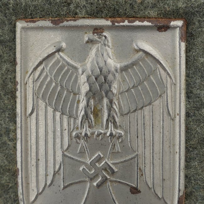 WH (Heer) 'Cholm' Campaign Shield — image 3