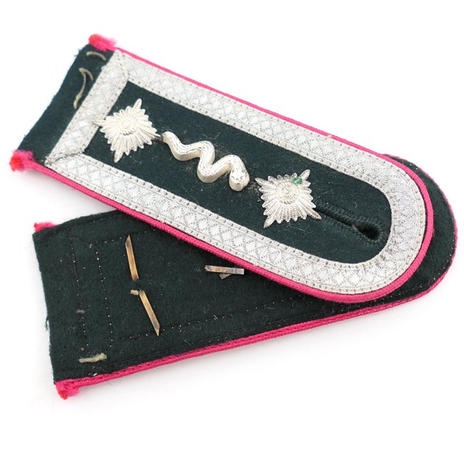 Wehrmacht veterinarian Oberfeldwebel Shoulder-Straps — image 4