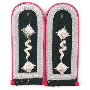 Wehrmacht veterinarian Oberfeldwebel Shoulder-Straps