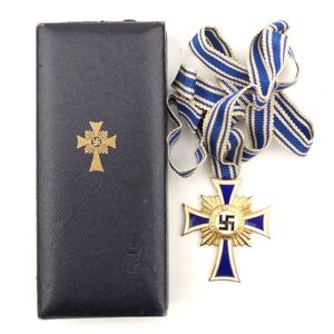 Cased Mother's Cross in Gold