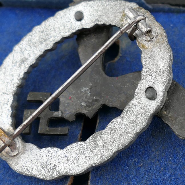 Cased Luftwaffe Pilots Badge - 'FLL' — image 6