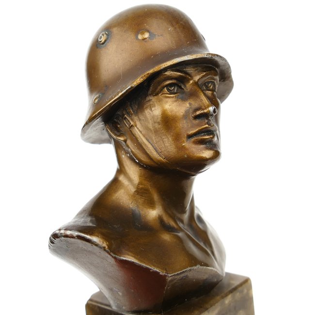 German Soldier Table Bust 1933 — image 4