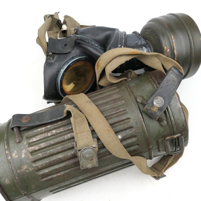 WH (Heer) Gasmask with short type Canister — image 5