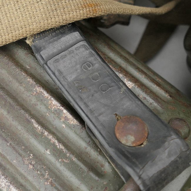 WH (Heer) Gasmask with short type Canister — image 6