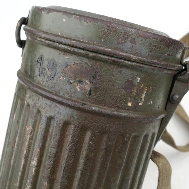 WH (Heer) Gasmask with short type Canister — image 9