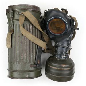 WH (Heer) Gasmask with short type Canister