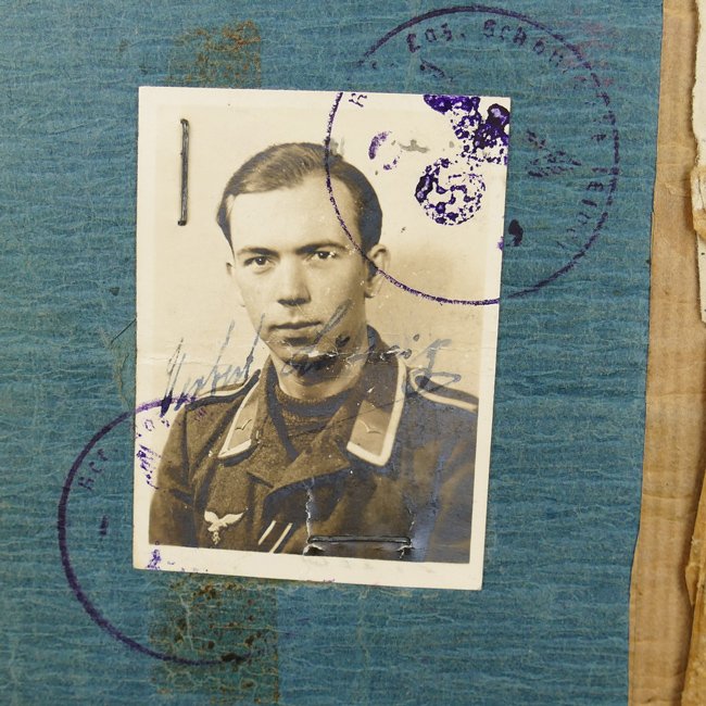 Luftwaffe 'Fallschirmjäger' Soldbuch — image 3