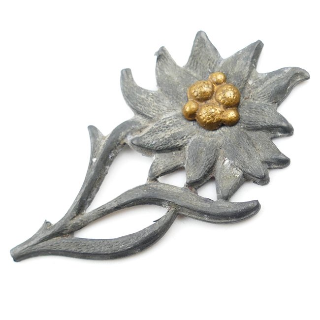 Hitler Youth Mountain Troops Cap 'Edelweiß' Badge — image 2