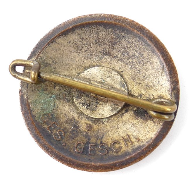 NSDAP Membership Badge 'Ges.Gesch.' — image 3