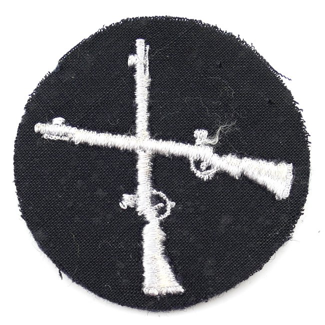 Luftwaffe 'Waffenpersonal' Trade Badge — image 4