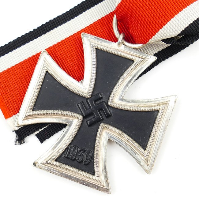 WW2 Iron Cross 2nd Class '40' — image 2