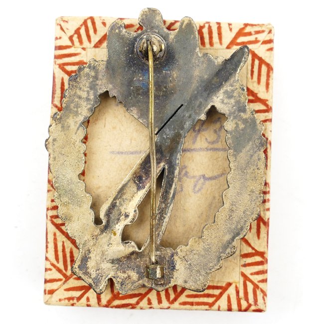 Infantry Assault Badge in Silver in Half Box — image 4