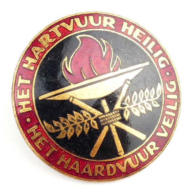 NSVO 'Het hartvuur heilig - Het haardvuur veilig' Badge — image 2