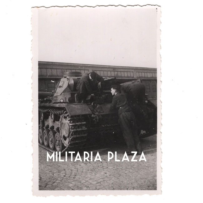 Set of 3 WH (Heer) 'Panzer III' Photographs — image 2