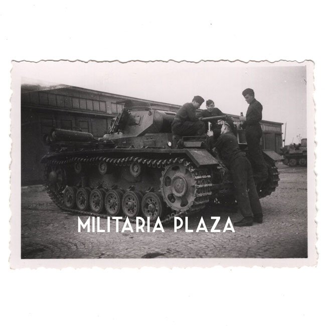 Set of 3 WH (Heer) 'Panzer III' Photographs — image 3